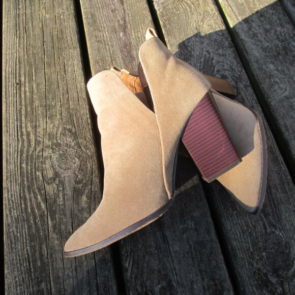 Faux Suede Tan/Cream Ankle Boots/Half Boots Women's Size 10 - Picture 8 of 16